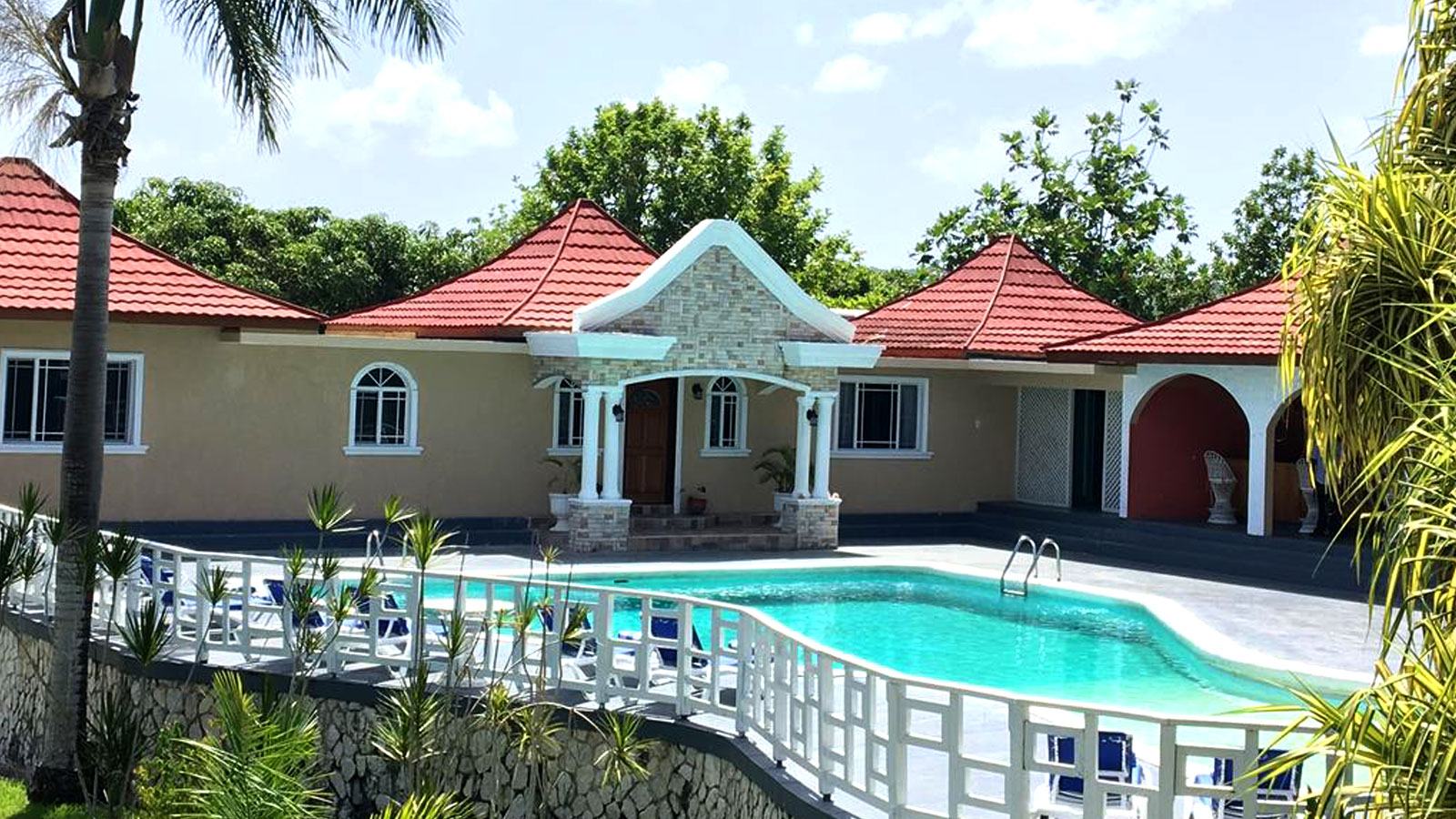 coralseasgardennegrilprivatetransferfrommontegobayairport