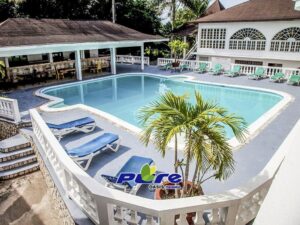 pure-oasis-hotel-private-transfer-from-montego-bay-airport.