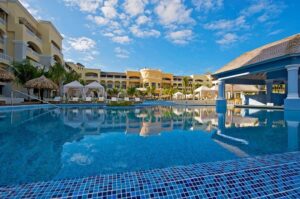 montego-bay-airport-transfer-to-iberostar-rose-hall-suites