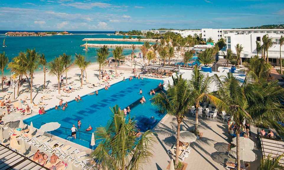 riu-resort-private-transfer-from-montego-bay-airport