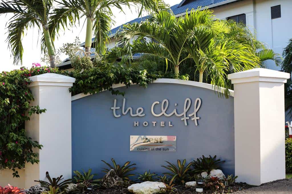the-cliff-hotel-transfer-to-sangsters-international-airport
