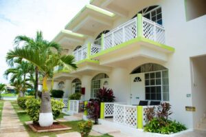 fun-holiday-beach-resort-from-montego-bay-airport